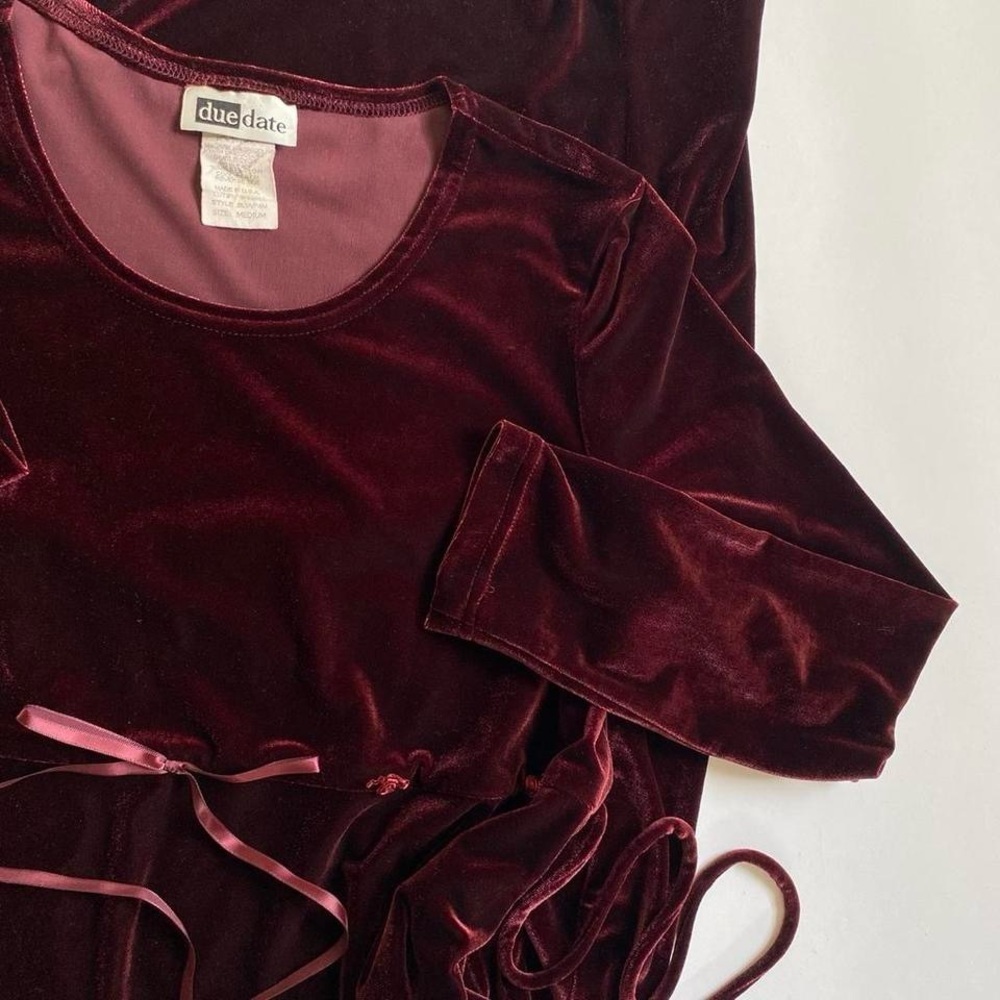 SOLDVintage deep red velvet long sleeve maternity dressSOLD - Picture 3 of 8